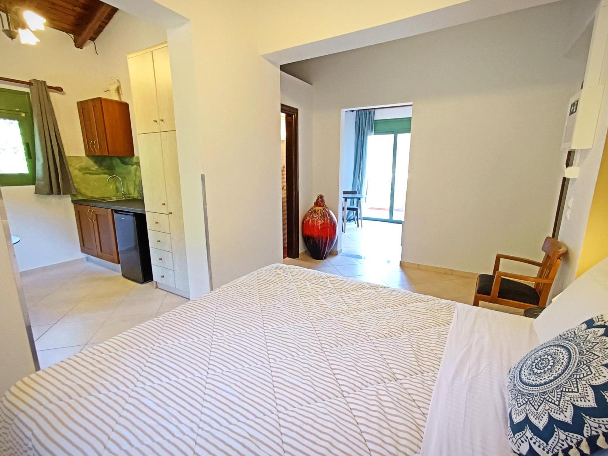 Okeanis Apartments & Suites Adults Only Kateleios Exteriör bild