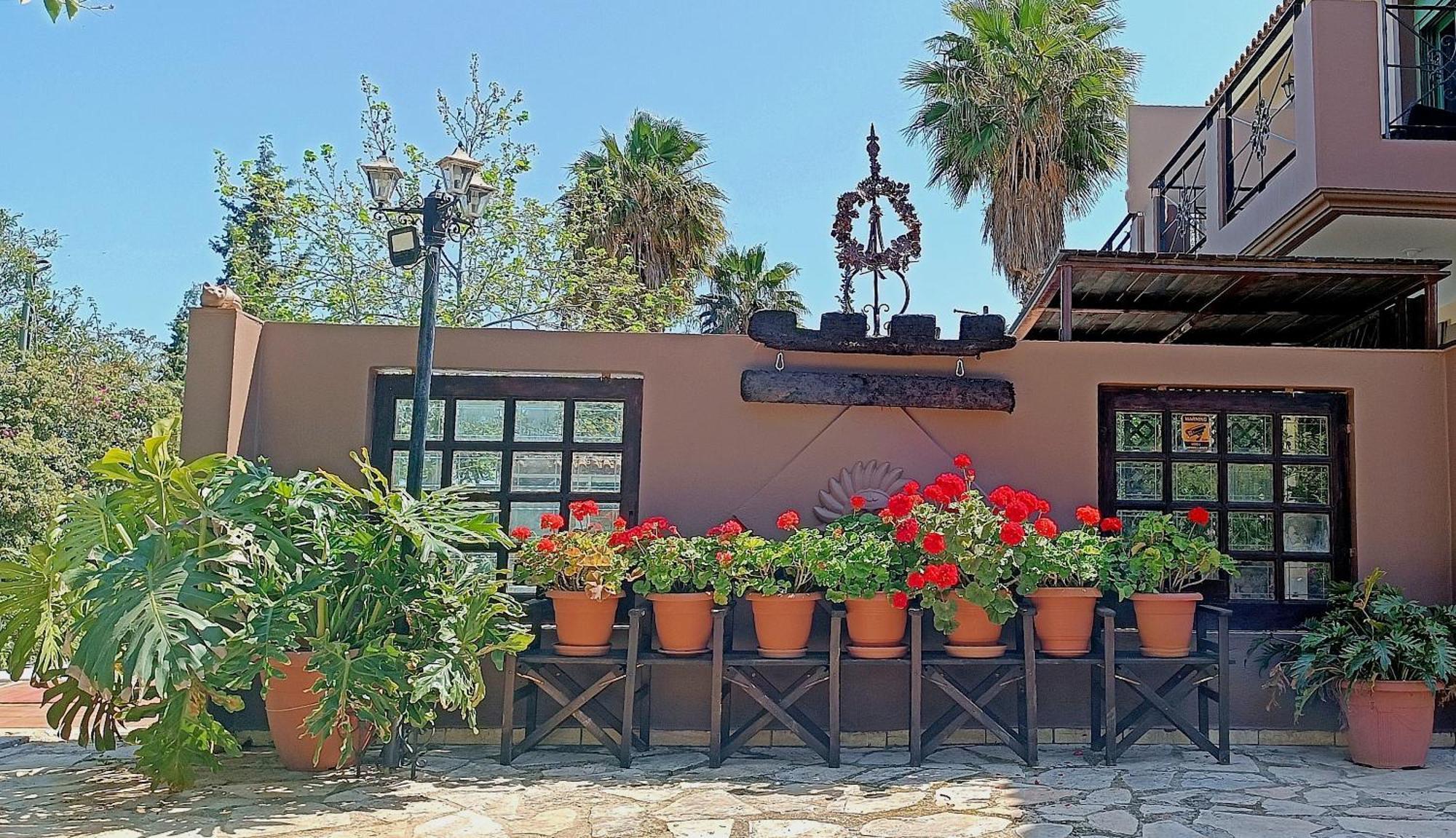 Okeanis Apartments & Suites Adults Only Kateleios Exteriör bild